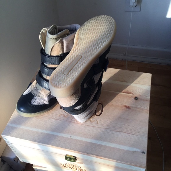 Black and tan wedge - Picture 3 of 3